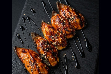 Запечённые мидии спайси